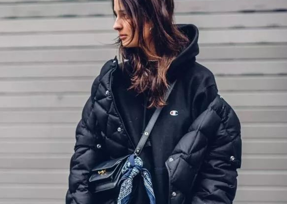 羽絨服可以烘干嗎？羽絨服能用烘干機嗎？