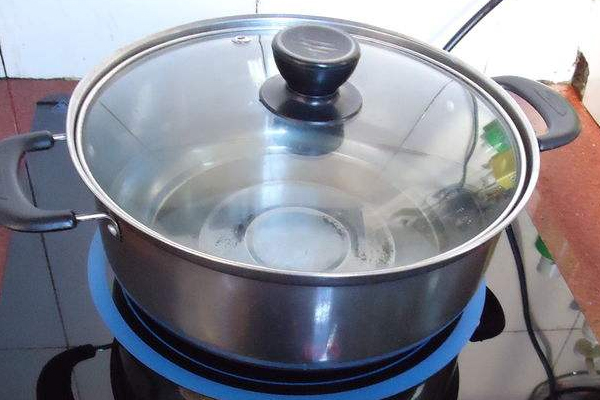 開水燙傷可以用蘆薈膠嗎？燙傷可以用蘆薈擦嗎？