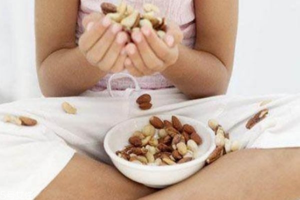 吃每日?qǐng)?jiān)果有什么好處 堅(jiān)果吃多少比較好