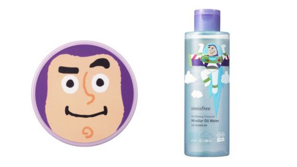 innisfree和玩具總動(dòng)員聯(lián)名化妝品有什么 10大必?cái)⌒缕?/h1>

時(shí)間：2018-12-17 09:11:46 編輯：本站整理 687
分享至：



 c_4(); 
包含小綠瓶、火山泥面膜、控油蜜粉、香氛護(hù)手霜、沐浴及乳液、卸妝液、指甲油、潤(rùn)色唇膏、眼影液。此次聯(lián)名化妝品涵蓋范圍廣，都是經(jīng)典的暢銷貨。innisfree和玩具總動(dòng)員聯(lián)名化妝品有什么很多人的彩妝保養(yǎng)品愛牌innisfree這次竟然和玩具總動(dòng)員聯(lián)名啦?。拇蠹易類鄣牟蕣y產(chǎn)品，到天然護(hù)理產(chǎn)品等都換上超可愛的玩具總動(dòng)員包裝，韓國(guó)和香港innisfree將會(huì)同步率先推出，而臺(tái)灣也將會(huì)在明年上市，玩具迷是不是超期待?。靠靵頁屜瓤纯从心男┏Φ穆?lián)名商品吧！一、限量innisfree X Disney聯(lián)名套裝TOY STORY特別版：綠茶籽保濕精華及保濕霜鐵盒套裝這款套裝擁有可愛的巴斯光年包裝，內(nèi)有綠茶籽精萃水分菁露及精華面霜，另附上一張精美可愛的TOY STORY貼紙，讓你保養(yǎng)肌膚之余，還能收藏極具童心設(shè)計(jì)的獨(dú)一無二巴斯光年禮物鐵盒！TOY STORY特別版：火山泥面膜及控油蜜粉鐵盒套裝火山泥面膜及控油蜜粉鐵盒套裝則是胡迪包裝，包括有火山泥毛孔清潔緊實(shí)面膜、兩支彩泥面膜，和超熱銷的控油礦物質(zhì)蜜粉，里面也一樣有附上一張可愛貼紙，胡迪控絕對(duì)要收??！TOY STORY特別版：濟(jì)州香氛護(hù)手霜套裝三眼怪控絕對(duì)會(huì)尖叫！一套三款的可愛三眼怪圖案護(hù)手霜套裝，共有柔順香氣、香甜桃子及粉紅珊瑚，濟(jì)州天然植物芳香的護(hù)手霜再配上超Q三眼怪圖案，用起來心情也美好。二、精美限量innisfree X Disney產(chǎn)品TOY STORY特別版：我的身體香氛沐浴及乳液套裝套裝中包括沐浴乳及乳液各兩款，天然香氛芳香加上豐富保濕成分，除了超實(shí)用外，胡迪、翠絲、巴斯光年及抱抱龍的可愛圖案一字排開，真的會(huì)讓人愛不釋手??！TOY STORY特別版：礦物控油蜜粉大家的最愛！超人氣暢銷的控油蜜粉，也換上胡迪、翠絲及巴斯光年的可愛包裝啦！這款控油的厲害程度應(yīng)該不用多說，不易脫妝也沒有暗沉問題，以它的價(jià)格三款都包也值得啊。TOY STORY特別版：清爽水油全面卸妝液?溫和不刺激的水油兩層卸妝液則是推出巴斯包裝，與淚水酸堿度接近，不會(huì)刺激雙眼，還能當(dāng)唇眼卸妝液使用，兼具卸妝油的清潔力和清爽水潤(rùn)質(zhì)感！TOY STORY特別版：濟(jì)州香氛護(hù)手霜跟剛剛的套裝不同，這款是單賣的護(hù)手霜共有柔順香氣、陽光野果及柚子茶香三種不同的香味可供選擇，而角色則是有蛋頭先生、熊抱哥和三眼怪！小編私心這款蛋頭先生真是呆的好可愛。TOY STORY特別版：顯色指甲油也是熱銷品的指甲油，這次聯(lián)名的包裝是手繪風(fēng)真的是超有質(zhì)感?。?！單瓶的總共推出了三眼怪、巴斯、火腿豬三款。TOY STORY特別版：顯色指甲油套裝套裝款則是推出胡迪和翠絲的包裝，里面也有附贈(zèng)一張超可愛的貼紙喔。TOY STORY特別版：清新茶香系列潤(rùn)色唇膏人氣暢銷的潤(rùn)色唇膏也換上了胡迪、巴斯、翠絲的新包裝，可愛度直接飆升，滋潤(rùn)度卻保持出色不變，可單支選購或套裝購買。有櫻花、西柚及蜜桃三種香味可供選擇喔。TOY STORY特別版：閃爍珠光眼影液新包裝的三款人氣珠光眼影液，也是手繪風(fēng)包裝，有三種不同顏色珠光亮銀、珠光亮金及珠光亮粉，而且液狀光影比起粉狀眼影更方便使用。悅詩風(fēng)吟是什么牌子Innisfree（悅詩風(fēng)吟）是韓國(guó)化妝品品牌，也是由韓國(guó)第一化妝品集團(tuán)AmorePacific愛茉莉太平洋集團(tuán)潛心研制的自然主義化妝品，是高科技和自然的完美結(jié)合。這一品牌的化妝品的特性：自然、健康、樸素、時(shí)尚。從推出第一支產(chǎn)品迄今，悅詩風(fēng)吟一直堅(jiān)持這些理念，并運(yùn)用先進(jìn)科技，不斷對(duì)品牌進(jìn)行提升，追求自然與肌膚的完美融合。悅詩風(fēng)吟適合什么年齡1、首先，悅詩風(fēng)吟是有很多系列的，其中包含：有綠茶系列、有火山泥系列等，而基本上這些系列的產(chǎn)品普遍都是補(bǔ)水的效果，所以，悅詩風(fēng)吟比較適合十幾歲到二十幾歲的人使用，因?yàn)檫@個(gè)年齡段的人對(duì)補(bǔ)水的需求是比較大的。2、一般學(xué)生使用悅詩風(fēng)吟的產(chǎn)品是比較多的，尤其是青春期階段的學(xué)生，他們很多人臉上會(huì)出現(xiàn)一個(gè)油脂，而悅詩風(fēng)吟的產(chǎn)品是有控油的效果的，所以，是比較適合青春期階段的出油比較多的學(xué)生使用的。3、然后，悅詩風(fēng)吟的產(chǎn)品是沒有除皺的效果的，所以，三十多歲的人用的是比較少的，除非皮膚保養(yǎng)特別好的話是會(huì)使用這個(gè)品牌的護(hù)膚品的，一般那些職場(chǎng)女性在30歲左右還是會(huì)用用的。4、最后，悅詩風(fēng)吟的產(chǎn)品適合的年齡段最重要的其實(shí)還是需要看我們的皮膚狀態(tài)的，如果我們的皮膚非常不錯(cuò)的話，那么完全是可以用其產(chǎn)品進(jìn)行補(bǔ)水的，也就沒有固定的年齡段了。韓國(guó)護(hù)膚品好嗎個(gè)人覺得韓系平價(jià)彩妝可以用一用，護(hù)膚品就算了。用不壞你的臉，使用感也還不錯(cuò)，就是沒什么效果挺浪費(fèi)錢。差不多的價(jià)位可以買到日系歐美系不錯(cuò)的產(chǎn)品。當(dāng)然啦，本身就沒什么問題的年輕肌膚，用什么感覺都是差不多的。護(hù)膚總是要多年后橫向比較才能看出效果。 

 b_4(); 


臥蠶怎么畫立體 打造立體臥蠶
diptyque香水留香時(shí)間 diptyque香水保質(zhì)期

網(wǎng)站首頁
返回欄目

標(biāo)簽：innisfree化妝品

相關(guān)文章

1如何區(qū)分化妝的好壞 區(qū)分化妝品好壞的方法浏览:3468 2劣質(zhì)化妝品會(huì)帶來哪些皮膚病 劣質(zhì)化妝品的危害浏览:1万+ 1劣質(zhì)化妝品有哪些影響 劣質(zhì)化妝品怎么判斷 2素顏霜和粉底有哪些區(qū)別 素顏霜和粉底有哪些不同 3修容霜的作用有什么 為什么要使用修容霜 4watery cream在化妝品中什么意思 cream化妝品意思 5化妝品氧化是什么意思 化妝品被氧化的表現(xiàn) 6用什么化妝品可以提亮膚色 日常底妝的正確步驟 


熱門文章
2018口紅熱賣排行榜10強(qiáng) 十大最好用的口紅排行

tf口紅是哪個(gè)國(guó)家的牌子?tf口紅是什么牌子全名?tf口紅是目前很受歡迎的口紅，有些人甚至不知道它是什么牌子國(guó)家的……
口紅保質(zhì)期一般多久？口紅保質(zhì)期過了能用嗎？
蘿卜丁口紅是什么牌子?蘿卜丁口紅多少錢?
ahc水乳好用嗎？ahc水乳怎么樣？
迪奧999啞光和滋潤(rùn)怎么區(qū)分 試色對(duì)比哪個(gè)更好看

怎么畫下眼睫毛好看 畫下眼睫毛的方法
口紅啞光和絲絨的區(qū)別有什么 口紅啞光和亮光的區(qū)別

迪奧999口紅真假怎么辨別?迪奧999口紅真假對(duì)比圖迪奧999口紅很提亮膚色，色澤均勻漂亮，上色度高，稍稍涂一點(diǎn)抿開就很……
ysl口紅圓管試色大全 圣羅蘭口紅圓管幾號(hào)最好看
阿瑪尼405適合黃皮嗎 阿瑪尼405黃皮試色
tf口紅多少錢一支?tf口紅專柜價(jià)格
YSL為什么叫楊樹林口紅 YSL為啥叫楊樹林

花西子眉筆多少錢 花西子眉筆多少克

5H跟帖 
















網(wǎng)友評(píng)論僅供其表達(dá)個(gè)人看法，并不表明5h立場(chǎng)。





		var mydate = new Date();
		var year = mydate.getFullYear();
		var month = mydate.getMonth();
		var day = mydate.getDate()
		var nowdate = year+"-"+month+"-"+day
		
		$("#imageField").click(function(){
			var commentcont = $(".comment-text").val();
			if($(".comment-text").val()==""){
				alert("您沒什么話要說嗎？");
			}else{
				var data = {
					nomember:1,
					saytext:commentcont,
					id : $("#id").attr("value"),
					ecmsfrom : $("#ecmsfrom").attr("value"),
					classid : $("#classid").attr("value"),
					enews : $("#enews").attr("value"),
					repid : $("#repid").attr("value")
				};				
				$.ajax({
					type: "POST",
					url: "/e/pl/doaction.php",
					data: data,
					dataType:'text',
					success: function(msg){
						$(".comment-text").val("");
						$(".comment-body").prepend('<li><div   id="tzzz7rn"   class="combd-title"><span id="hzl5tn5"    class="title">本站網(wǎng)友:匿名</span><span id="x7hfhn7"    class="time">'+nowdate+'</span></div><p class="combd-bd">'+commentcont+'</p></li>')
					}
				});
			}	
		})	
	
 
