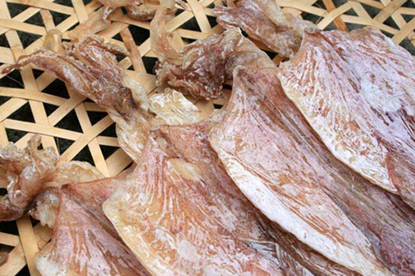 怎樣挑選優(yōu)質魷魚干 選購干魷魚3個絕招