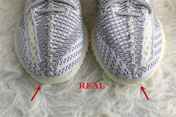 yeezy 350滿(mǎn)天星真假對(duì)比 鑒定方法看這里