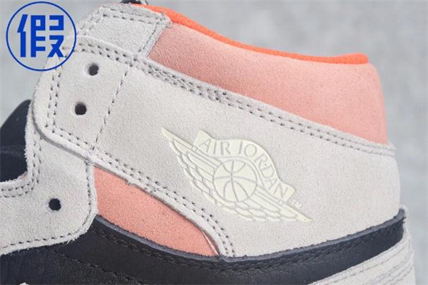 aj1灰麂皮字幕標(biāo)語真假 aj1灰麂皮真假對(duì)比