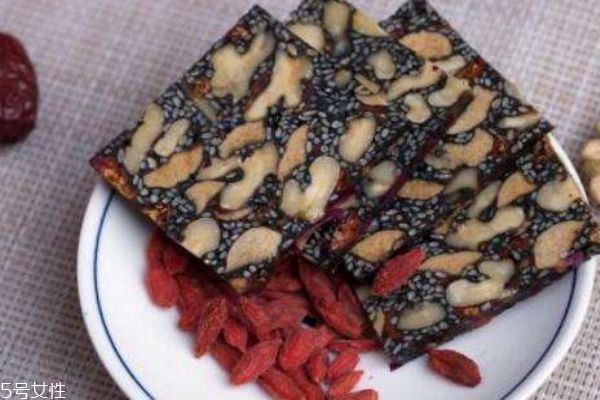 阿膠糕和什么食物相克 這五類(lèi)食物不能和阿膠同服