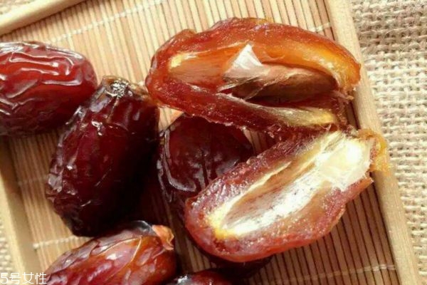 椰棗補血嗎 紅棗和椰棗哪個更補血