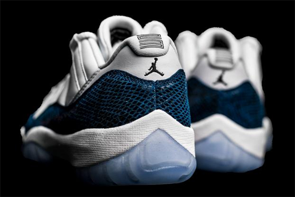 aj11 low藍(lán)蛇開箱測評 aj11 low藍(lán)蛇實(shí)物上腳
