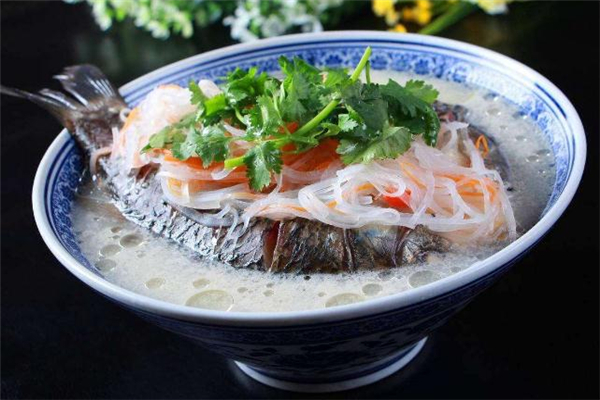 鯽魚(yú)湯可以隔夜喝嗎 鯽魚(yú)湯隔夜還能喝嗎