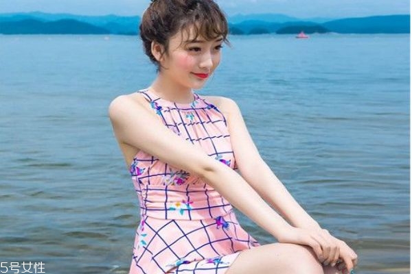 豐胸適合多大年齡 豐胸能維持多長時(shí)間