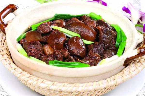 狗肉和羊肉能一起吃嗎 狗肉和羊肉哪個更補(bǔ)腎