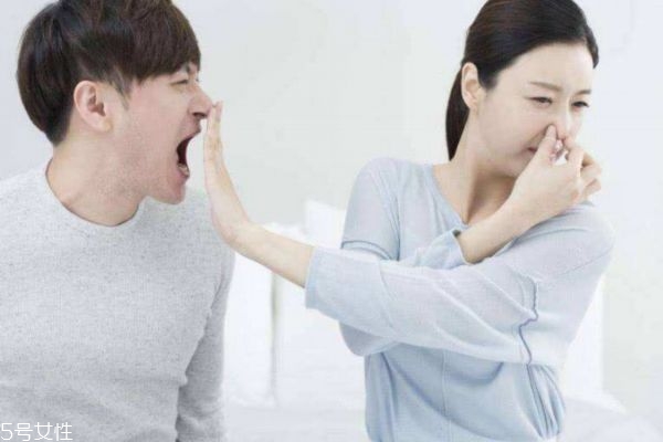 胃酸倒流的癥狀有哪些 胃酸過(guò)多不宜吃的水果