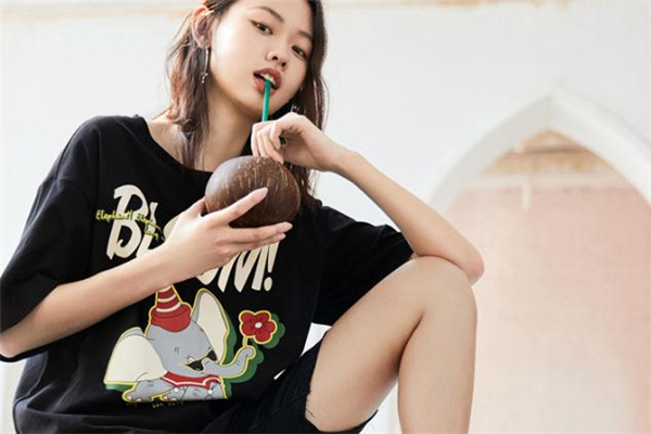 黑色衣服能防曬嗎 黑色衣服能防紫外線(xiàn)嗎