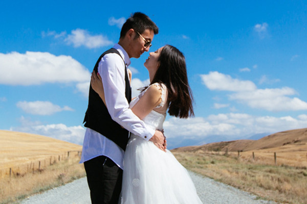 戀愛中女生該不該主動 戀愛中女生強(qiáng)勢點(diǎn)好嗎