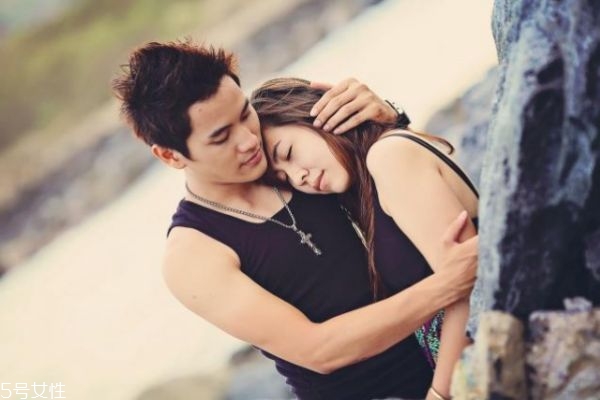 談戀愛(ài)男生應(yīng)該怎么做 戀愛(ài)男生要怎么做才好