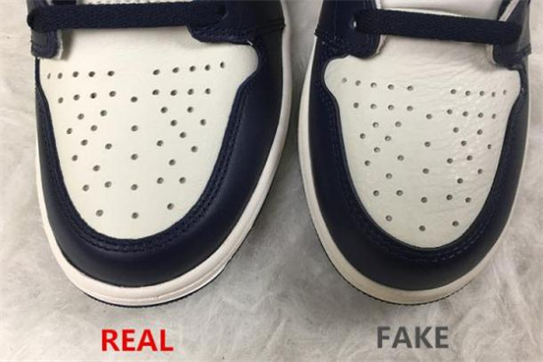 aj1黑曜石北卡藍(lán)真假對比 aj1北卡藍(lán)黑曜石真假鑒定
