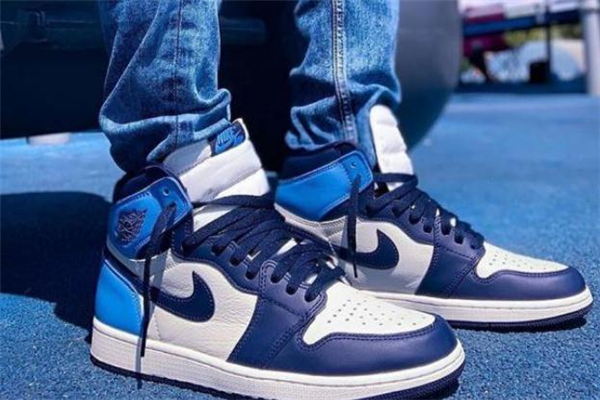 aj1黑曜石北卡藍(lán)真假對比 aj1北卡藍(lán)黑曜石真假鑒定