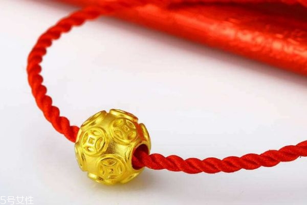 轉(zhuǎn)運珠應(yīng)該怎么戴呢 轉(zhuǎn)運珠睡覺時要取下來嗎