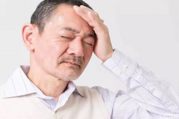 人有時候?yàn)槭裁磿^暈?zāi)?頭暈是什么原因造成的呢