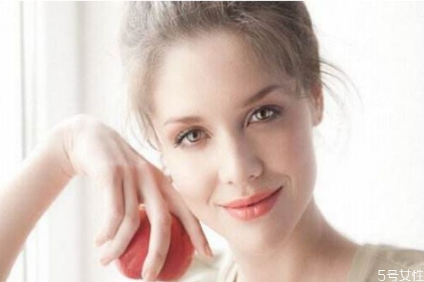 經(jīng)期如何預(yù)防長痘 經(jīng)期長痘的注意事項
