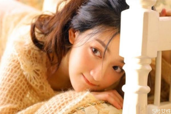 女生說(shuō)自己胖暗示什么 女生說(shuō)要減肥機(jī)智回答