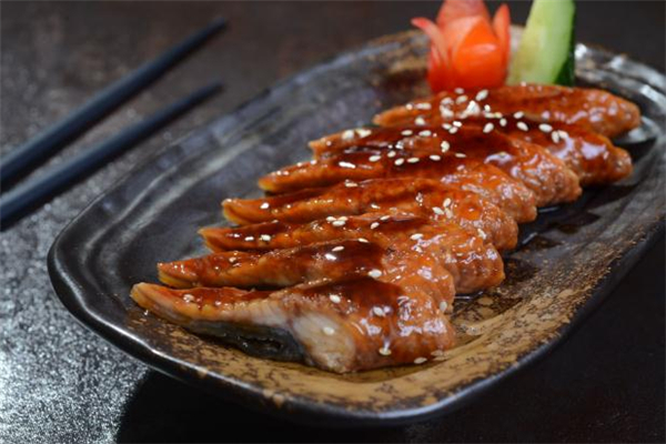 鰻魚哪個部位不能吃 鰻魚內臟可以吃嗎