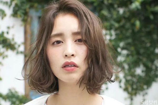 奶茶色怎么調配 奶茶色染膏怎么染