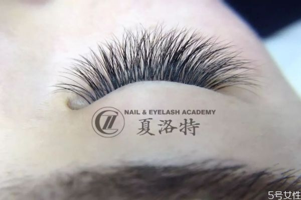 嫁接睫毛能管多長時(shí)間 嫁接睫毛后如何保持更長時(shí)間