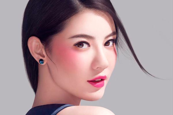 舞臺(tái)妝適合用什么眼影 舞臺(tái)妝眼影該怎么畫(huà)