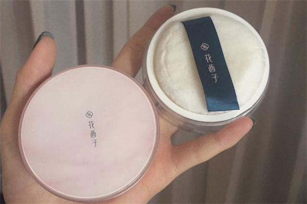 花西子散粉和悅詩風(fēng)吟散粉哪個(gè)好 花西子散粉是哪個(gè)國家的