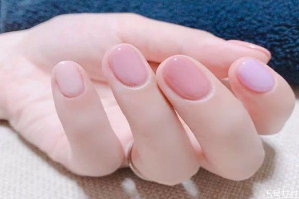 長(zhǎng)期做美甲師的危害是什么 經(jīng)常美甲的危害