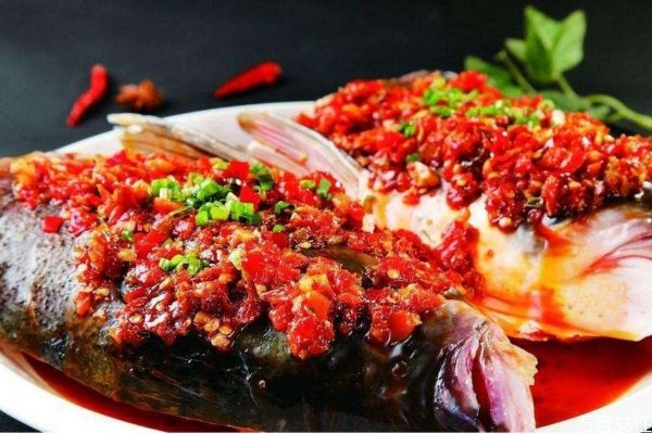 魚頭有什么營(yíng)養(yǎng)價(jià)值呢 吃魚頭有什么好處呢