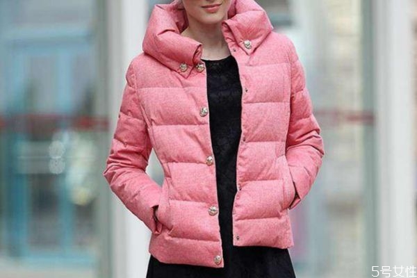 155穿多長的羽絨服 矮個(gè)子女生怎么挑選羽絨服