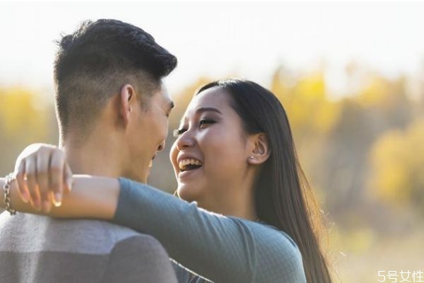 先領(lǐng)證還是先給彩禮 沒(méi)給彩禮就讓去領(lǐng)證