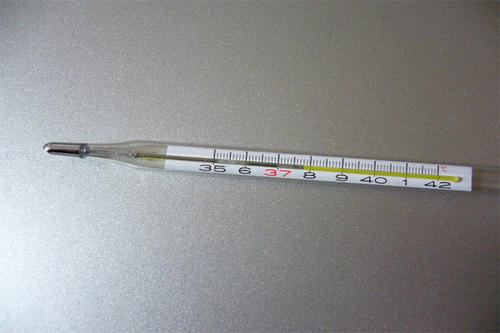 耳溫槍要伸到耳朵里面嗎 耳溫槍要加0.5嗎