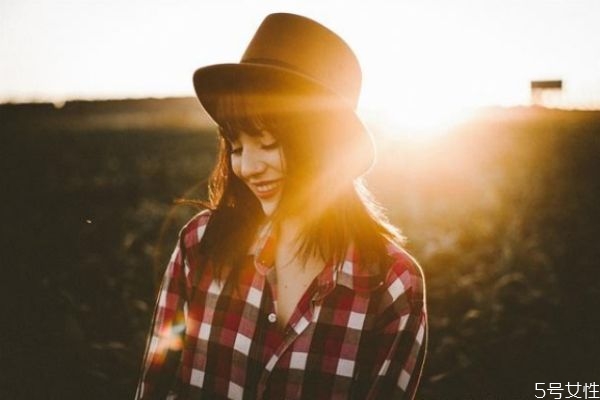 什么話讓女人更愛(ài)你 怎樣說(shuō)話可以讓女人更愛(ài)你