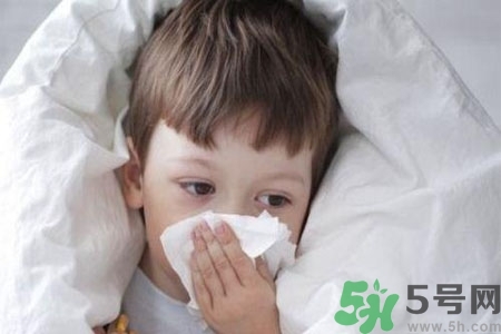怎么樣用生理鹽水清洗鼻腔？用生理鹽水清理鼻腔的方法？
