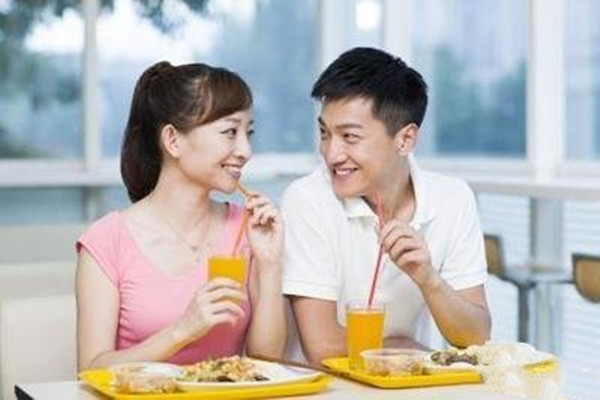 戀愛(ài)中該不該花男友的錢(qián) 戀愛(ài)中花男友錢(qián)好嗎