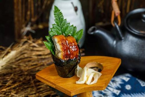 鰻魚(yú)手卷怎么做好吃 鰻魚(yú)手卷的做法
