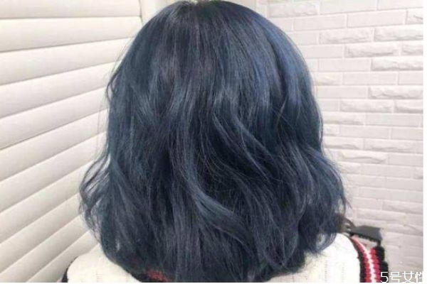 打蠟的藍黑色褪色會變什么顏色 藍黑色掉色過程