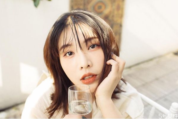 女生談戀愛注意什么 ?女生談戀愛注意三個(gè)禁忌