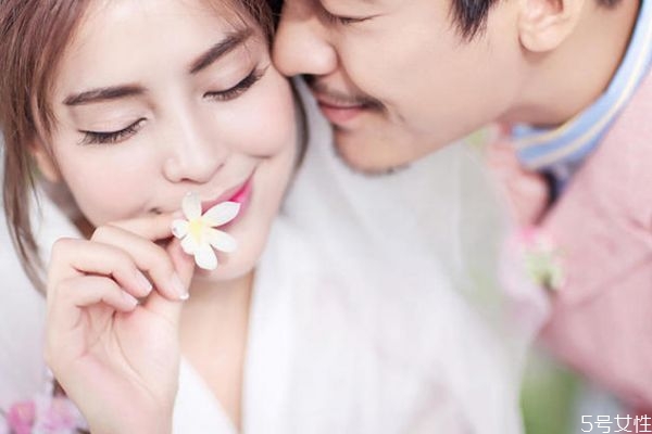 男朋友不想結(jié)婚還要等嗎 男朋友說(shuō)不結(jié)婚一輩子在一起