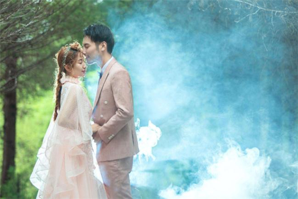 暗戀一個(gè)人怎么接近她 暗戀一個(gè)人唱什么歌給她聽(tīng)
