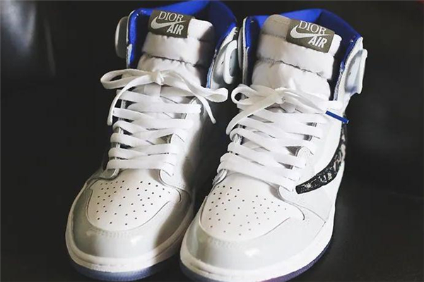 女鞋aj1需要買(mǎi)大一碼嗎 aj1女鞋碼偏大還是偏小