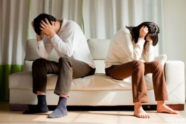 女人經(jīng)常提離婚是出軌了嗎 女人經(jīng)常說(shuō)離婚正常嗎