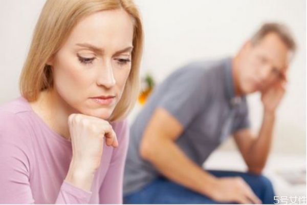 女生說要冷靜幾天預示什么 女生冷靜期需要聯(lián)系嗎