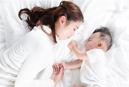 寶寶歪頭睡覺(jué)有影響嗎 寶寶歪頭怎么糾正