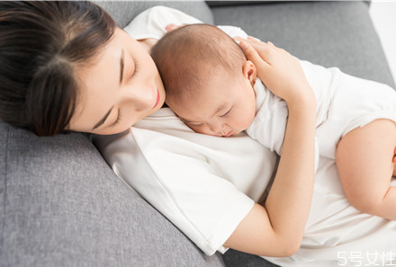 寶寶歪頭睡覺(jué)有影響嗎 寶寶歪頭怎么糾正