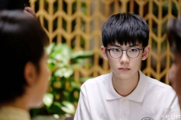 原生家庭母親強(qiáng)勢對兒子的影響 原生家庭母親對女兒影響