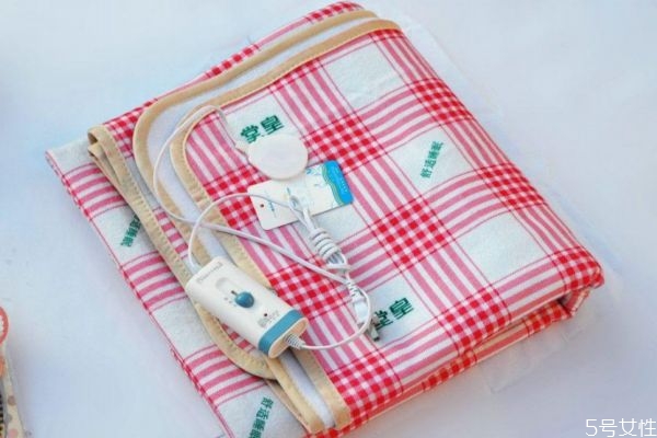 電熱毯幾檔最熱 電熱毯高溫開多長時(shí)間會著火