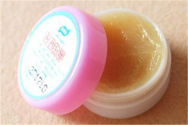護(hù)臀霜用到寶寶幾個月 護(hù)臀霜用手涂還是棉簽