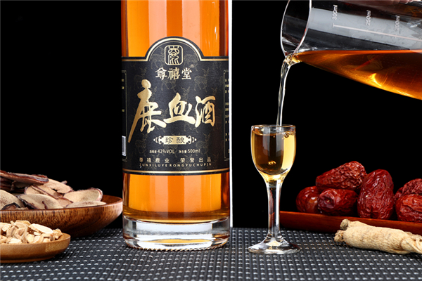 鹿血酒喝了有什么反應 鹿血酒喝多少為宜